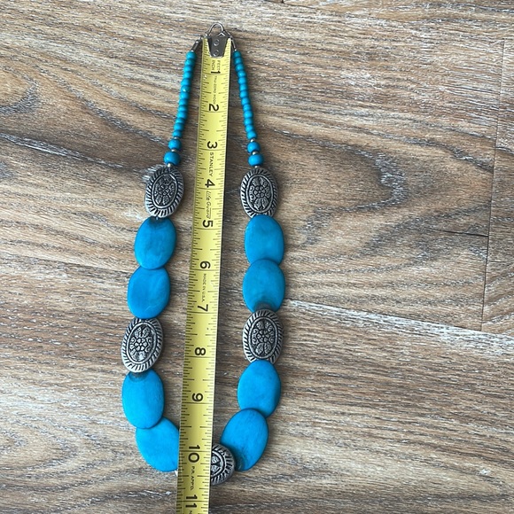 Faux Turquoise Stone and Metal Western Style Necklace - Picture 4 of 4